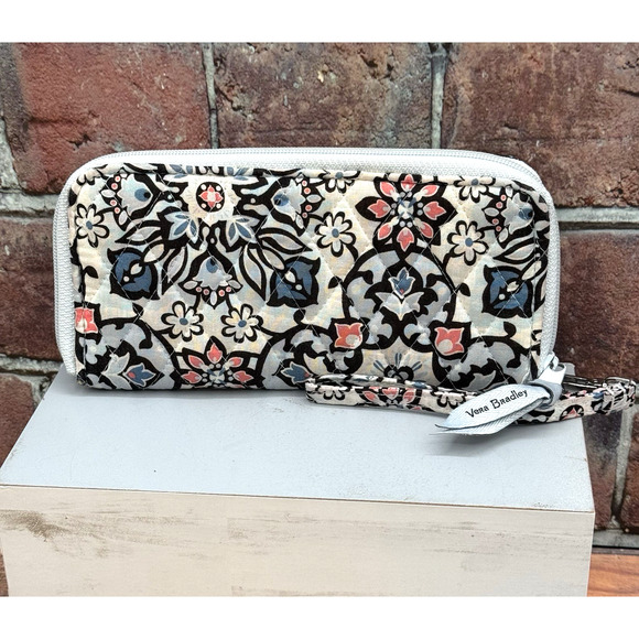 Vera Bradley RFID Accordion Tech Wristlet Lisbon Medallion Wallet Organizer - Picture 2 of 7